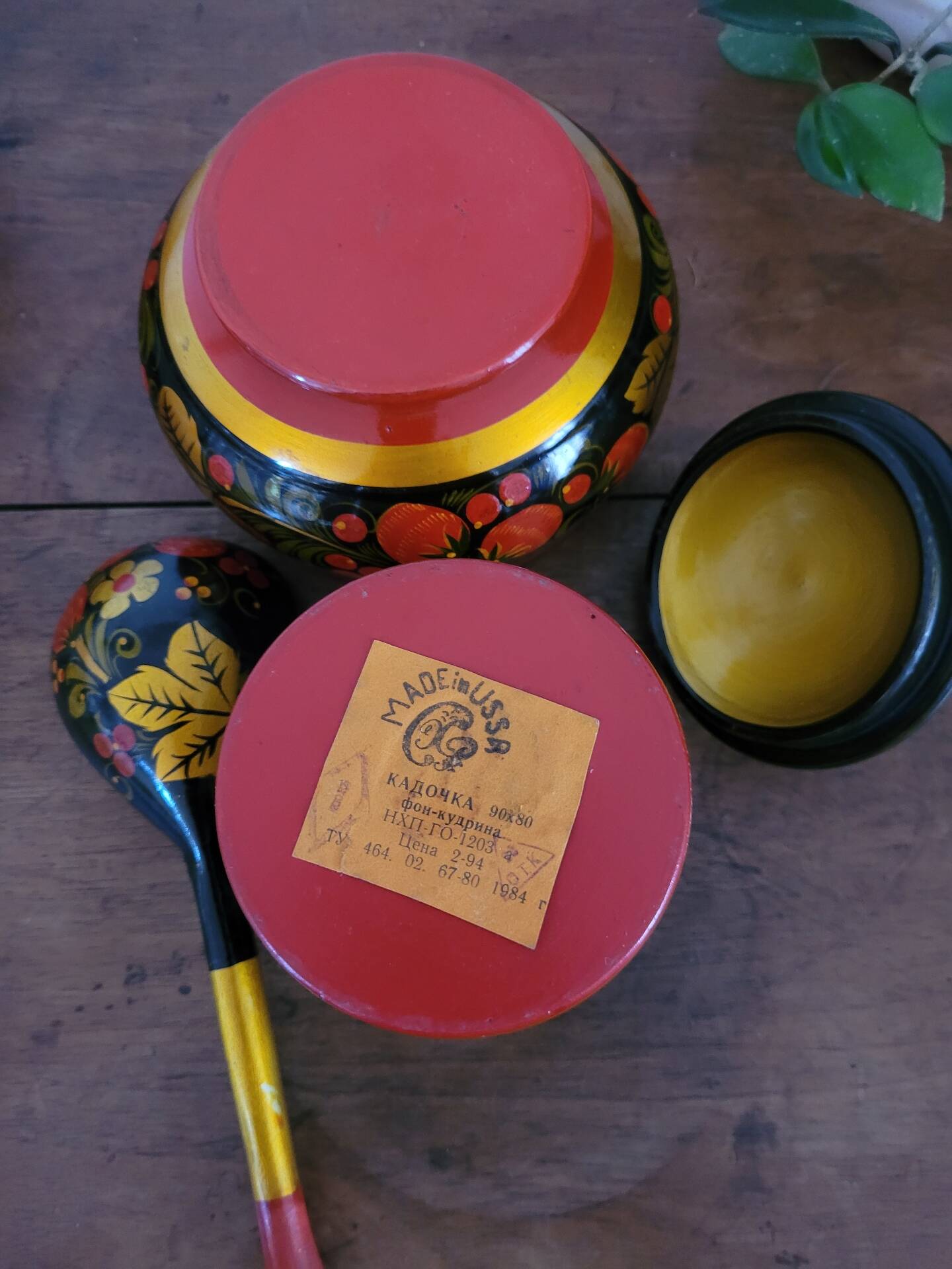 Ensemble bol, pot et cuillère Khokhloma