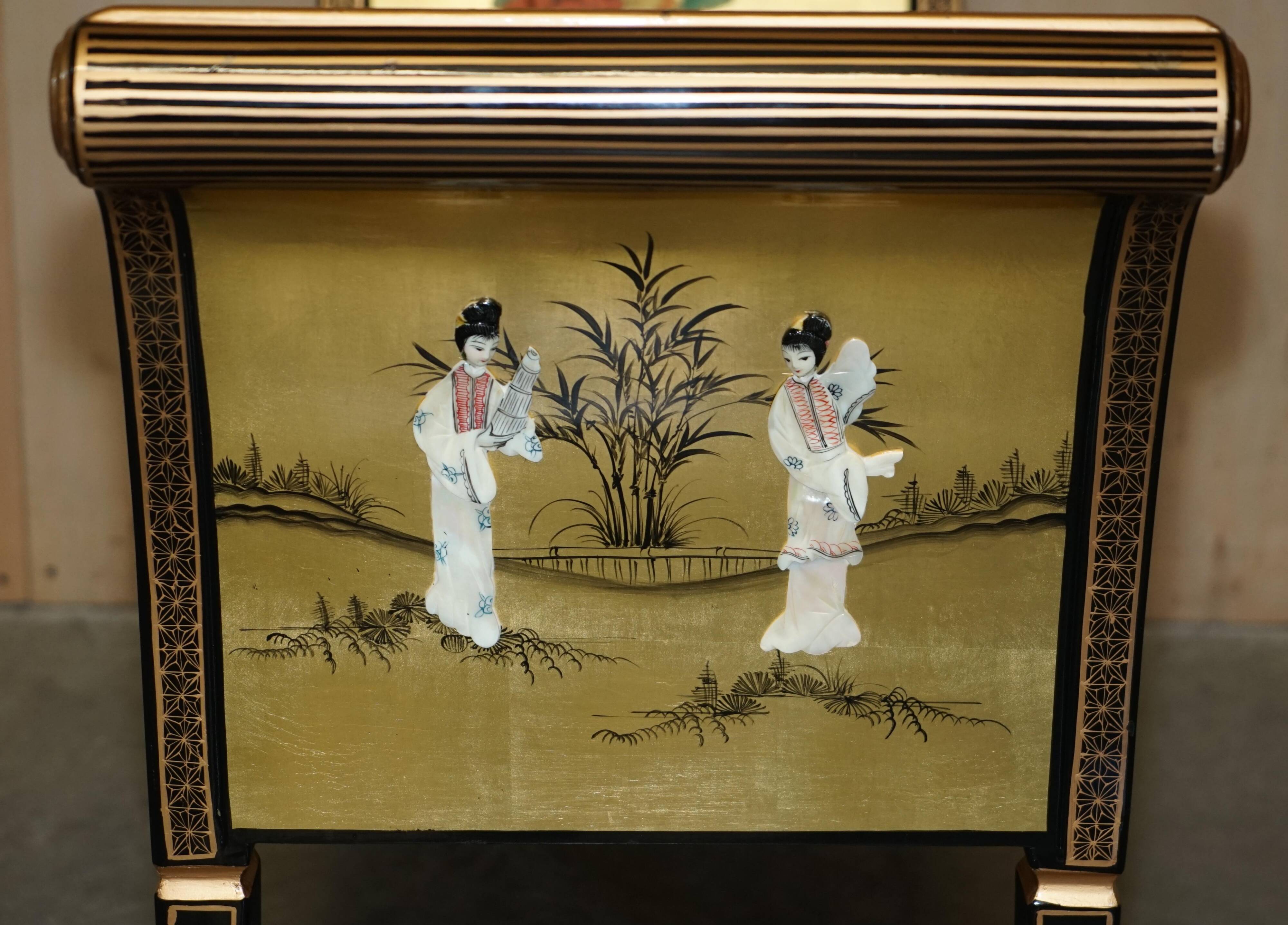 Ancient Chinese bench carved with Geisha in mother-of-pearl and steatite.