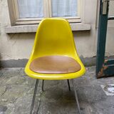 Charles and ray eames chair, dsx model, edited by herman millar for mobilier international