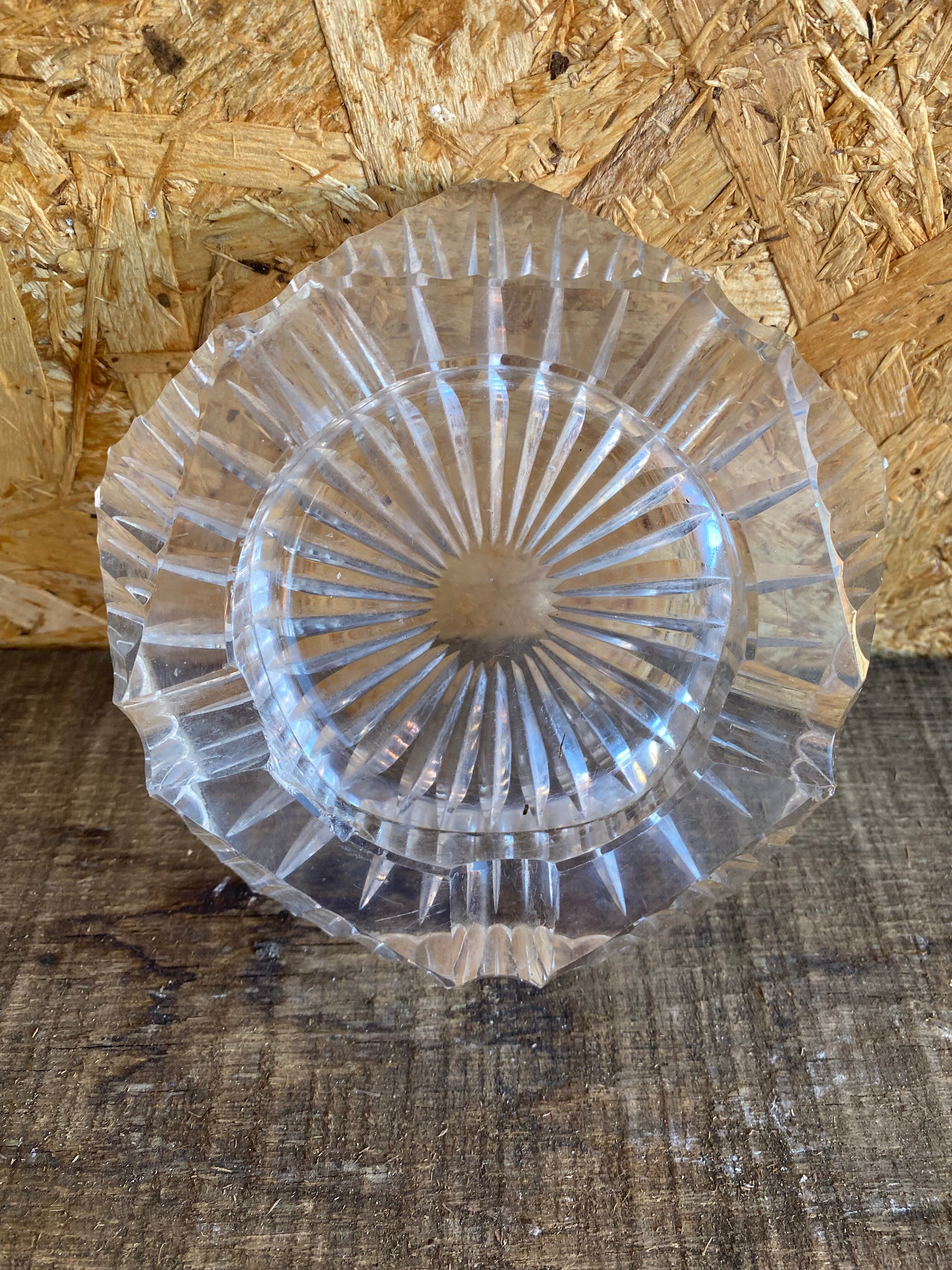 Vintage Star-Designed Glass Ashtray Pocket Bowl #D981