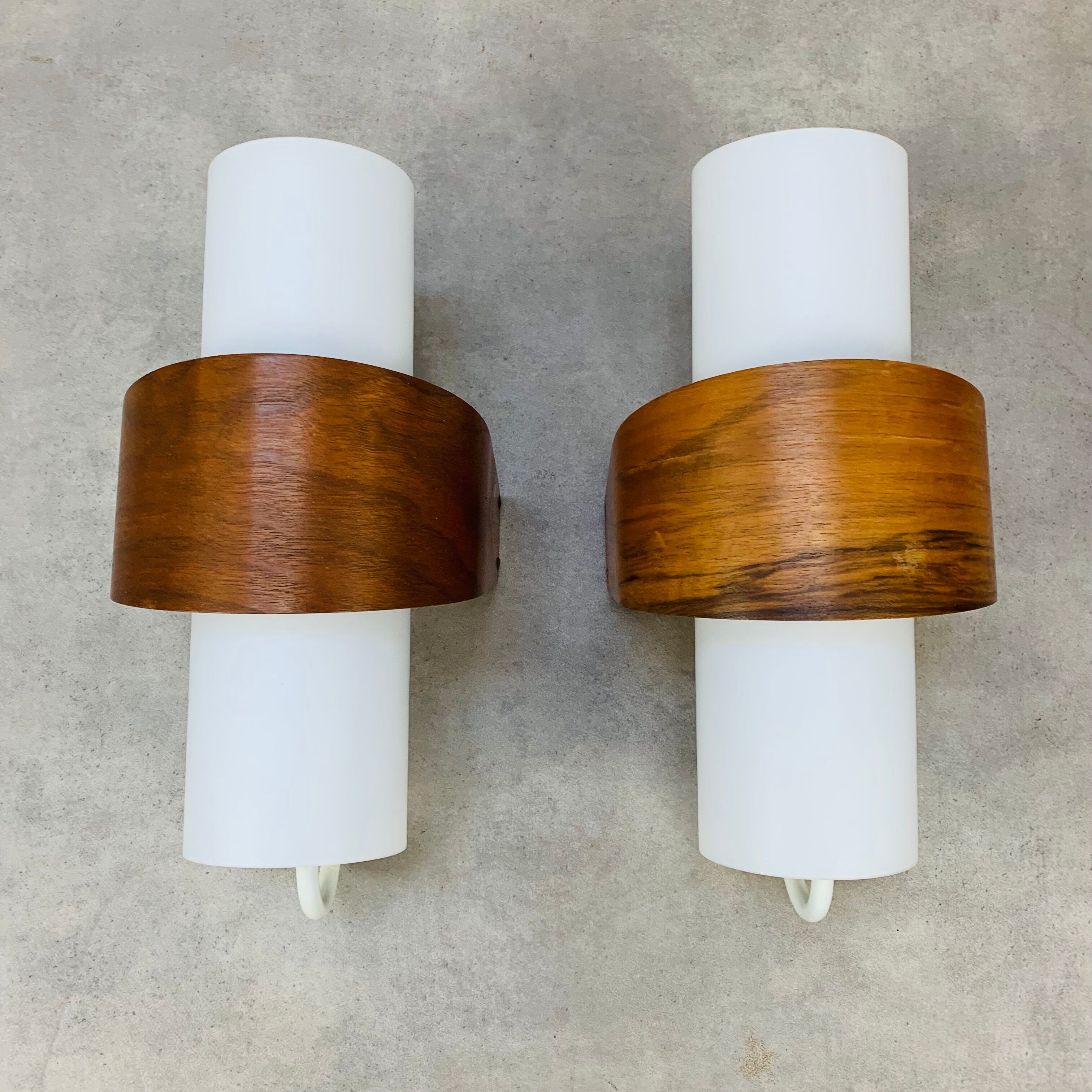 Pair of Louis Kalff NX40 model wall lamps for Philips