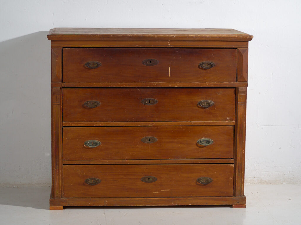 Central European antique chest of drawers with four drawers – Central Europe, circa 1910