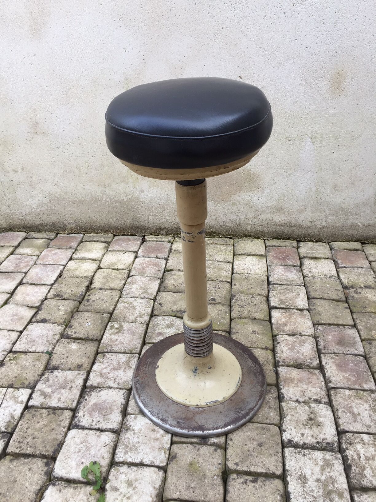 Dentist's stool