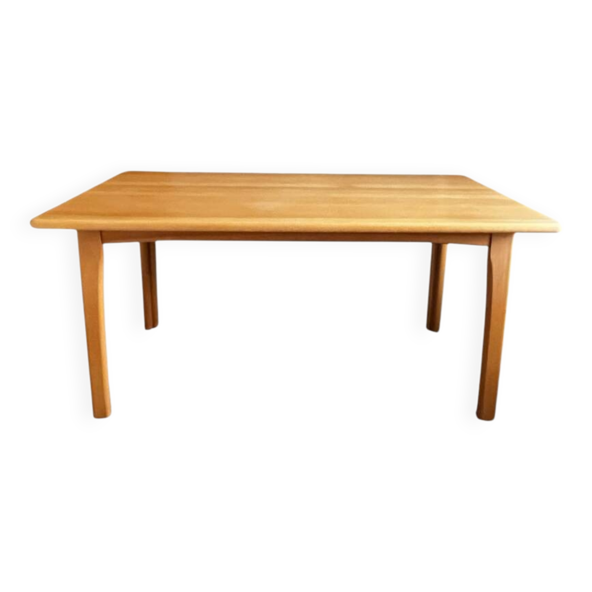 Tisch aus massiven Holz