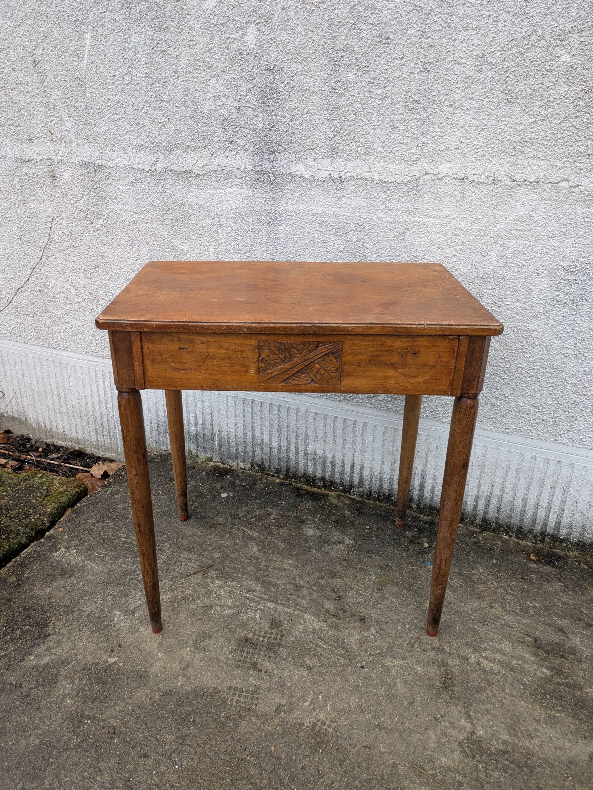 Table, bureau, console