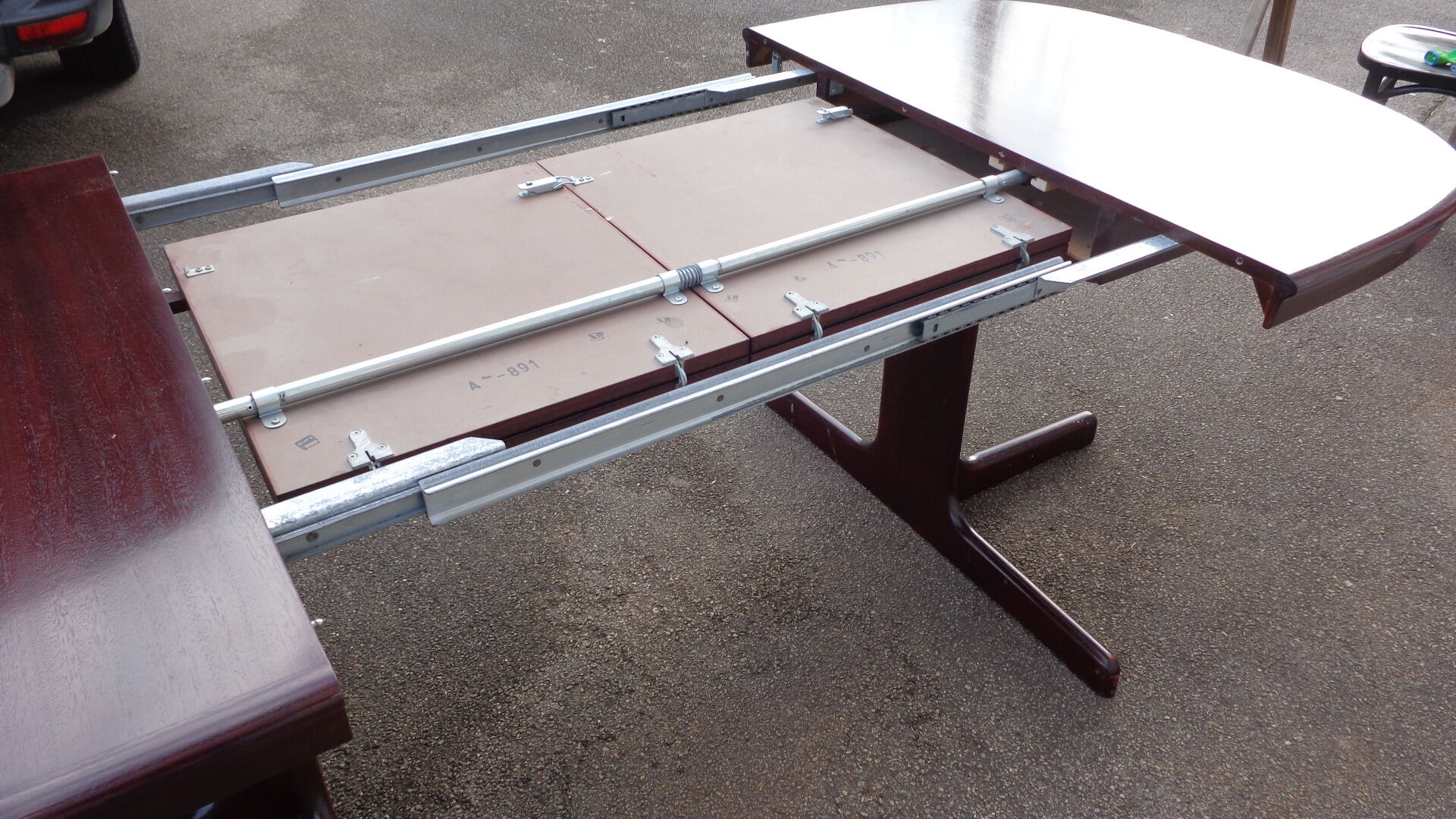 Table Lubke free form