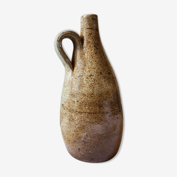 Bottle Pottery in beige sandstone