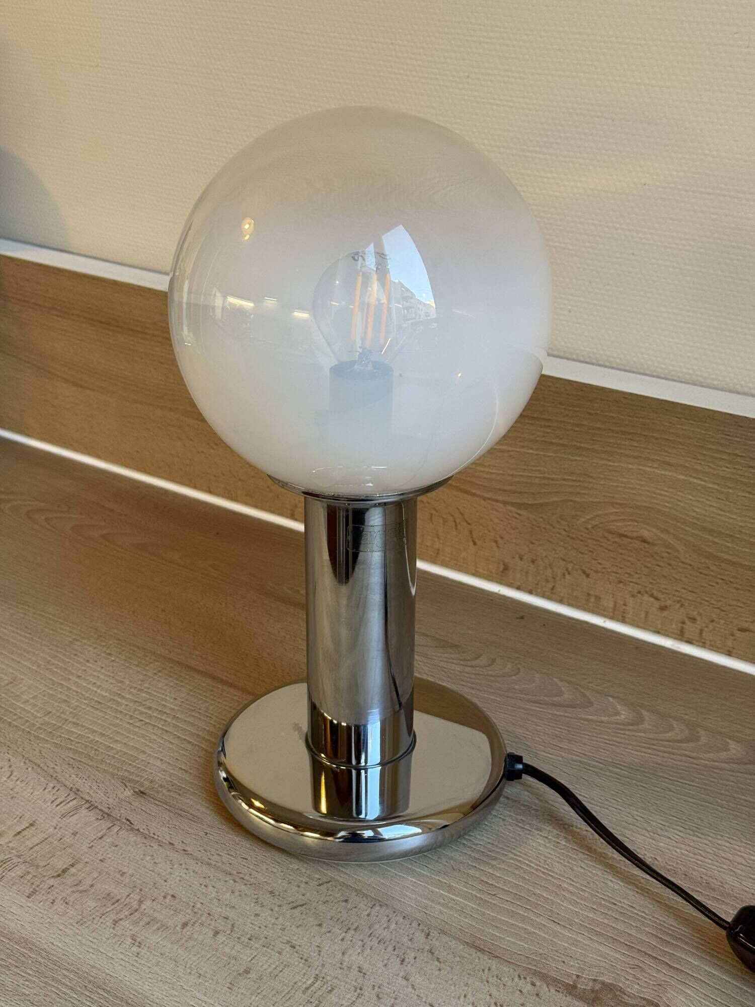 TARGETTI table lamp in chrome and transparent/white glass.