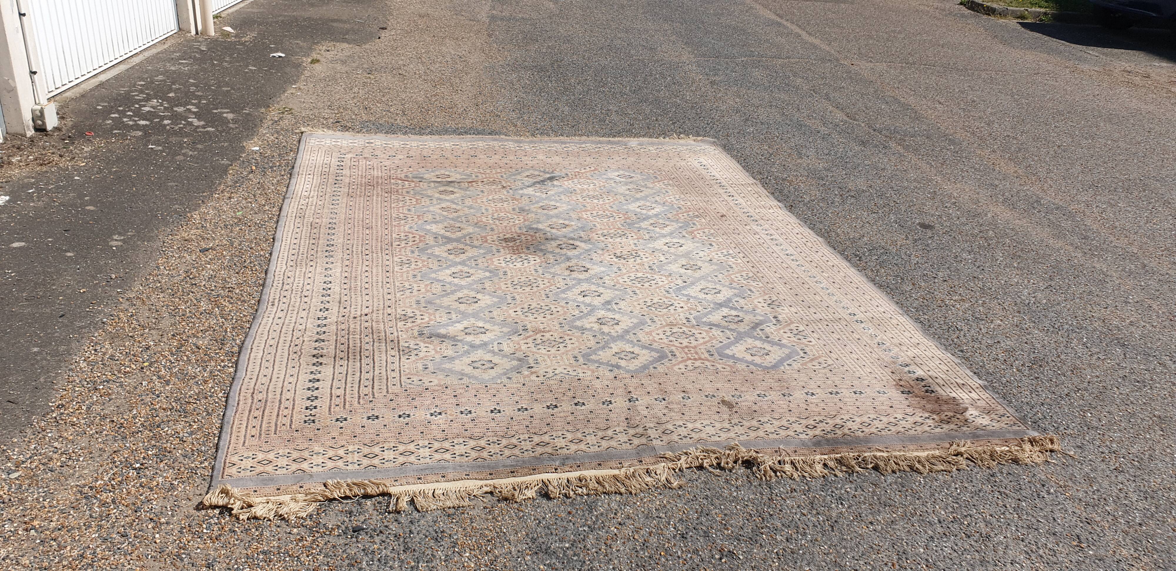 Oriental carpet wool of self  200x300cm