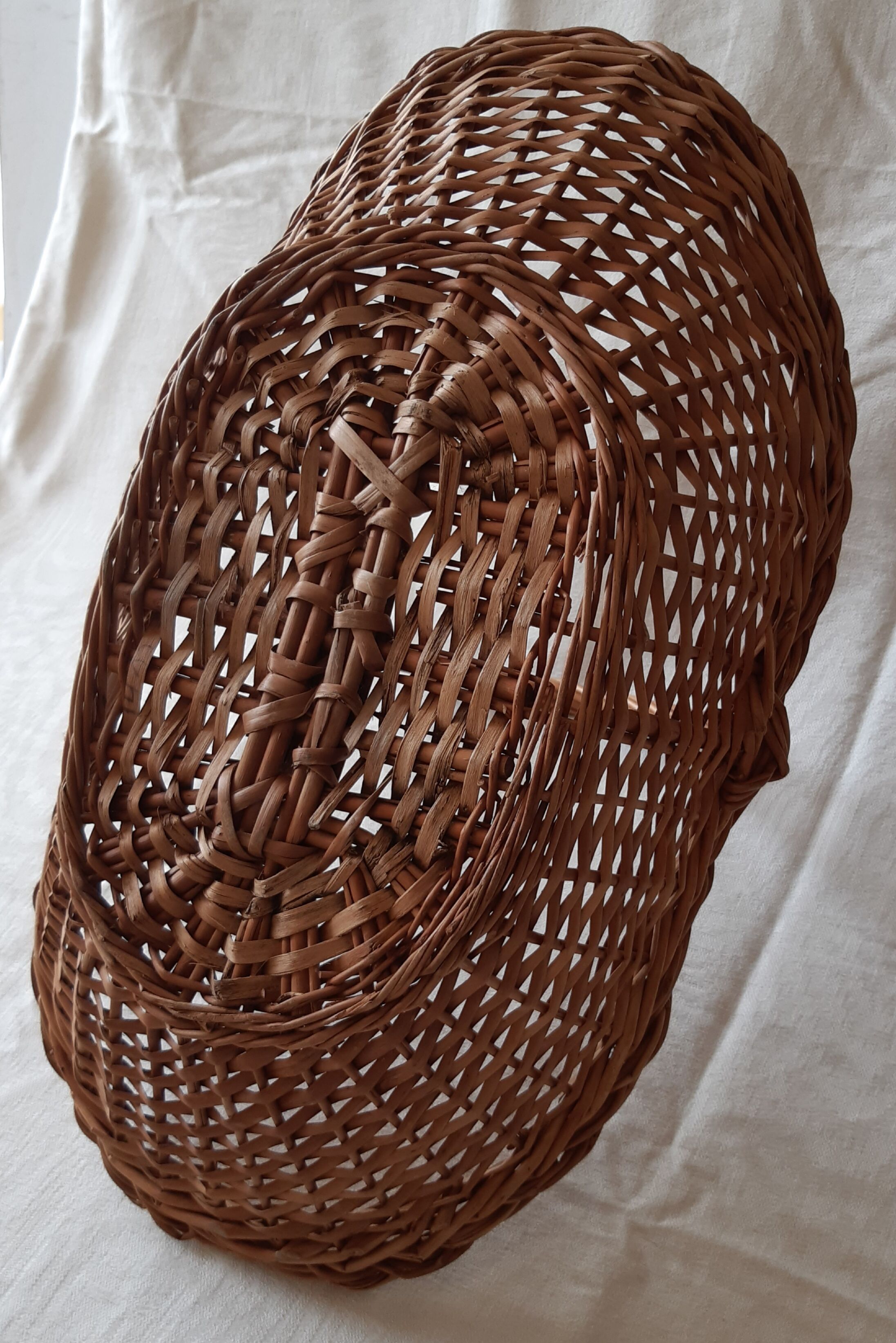 4 vintage wicker baskets