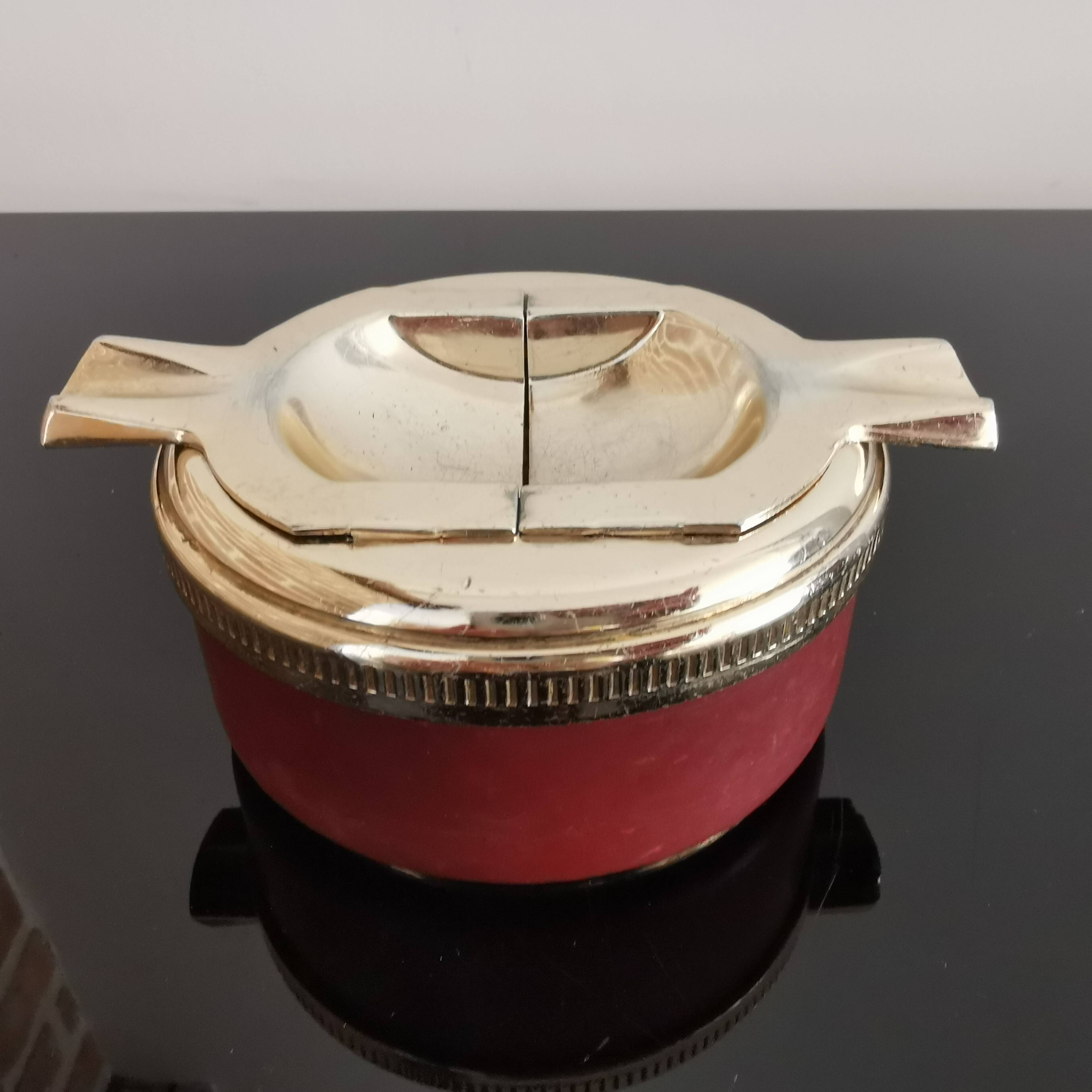 1950s Flamidor Diplomate style ashtray covered in leather with brass tray