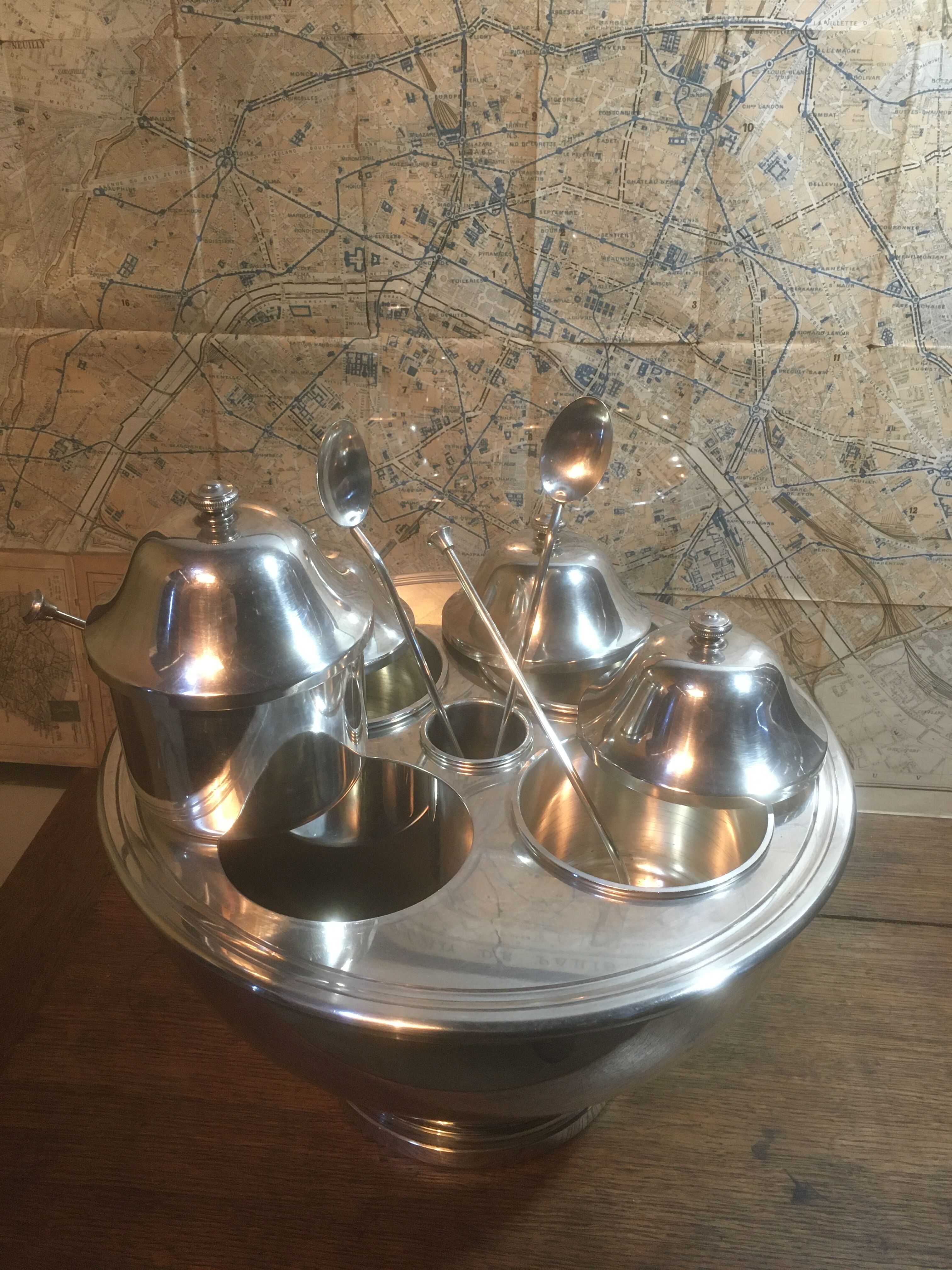 Silver metal sorbet and ice cream display stand