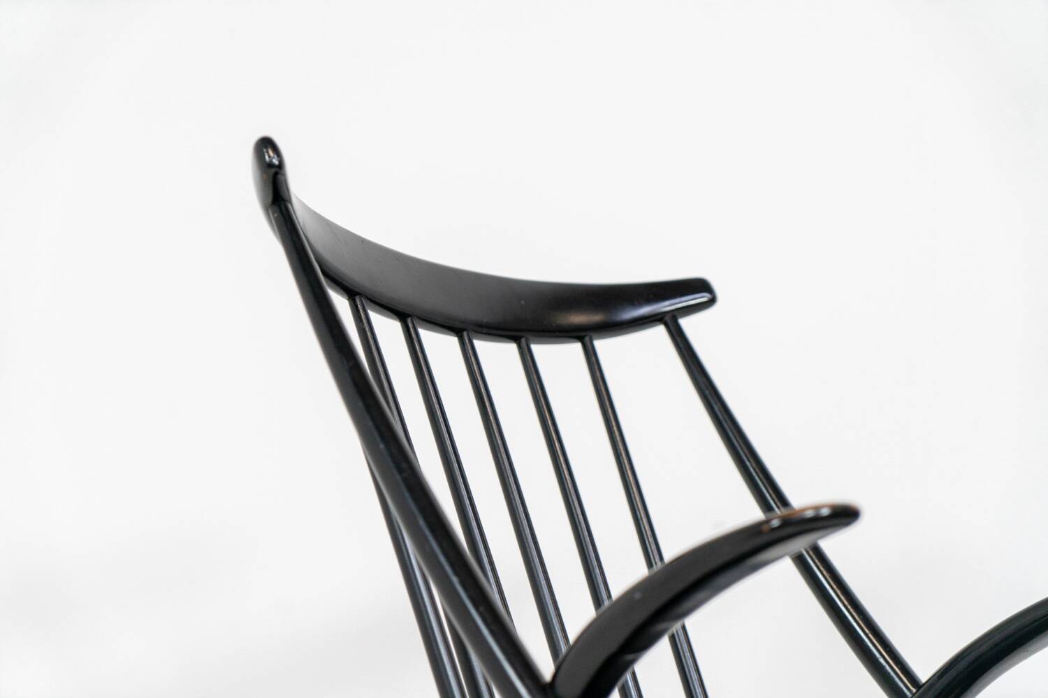Rocking chair « IW3 » d'Illum Wikkelsø pour Niels Eilersen (Danemark, années 1950).