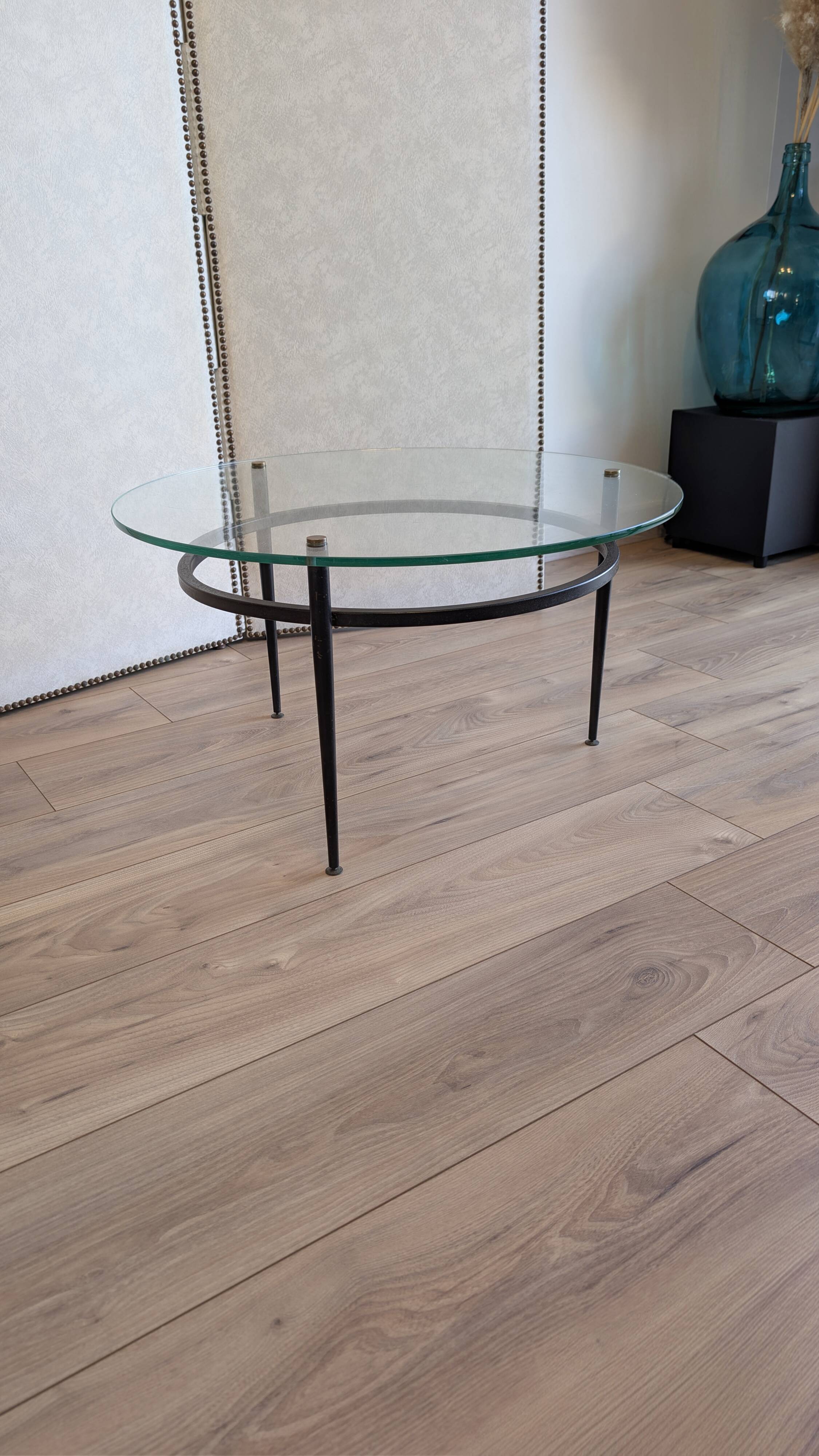 Coffee table attributed to Roger Le Bihan, modernist design in glass and metal.