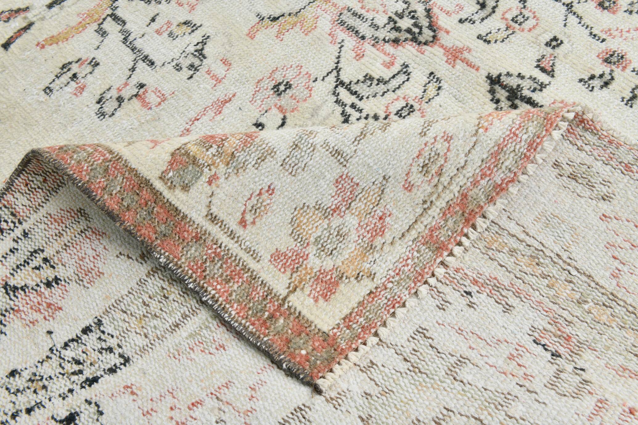 6x9 Persian Classic Cream & Black Vintage Rug, 183x287Cm