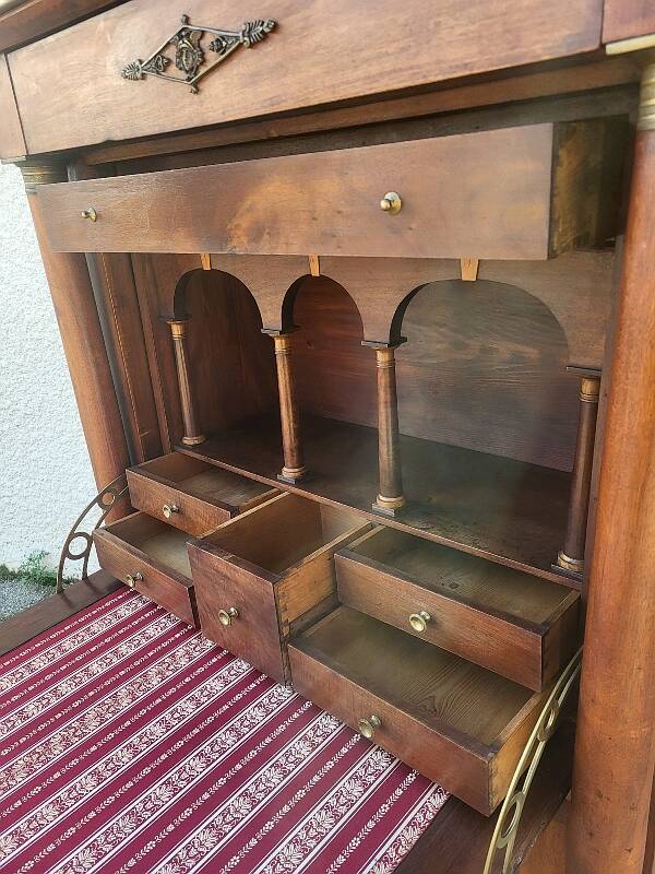 Empire secretary with detached columns in walnut from the 19th century
