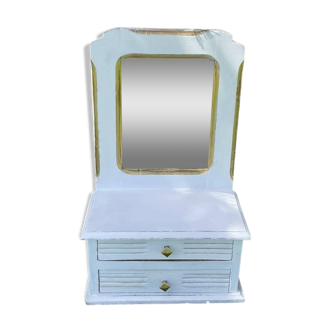 Mirror box