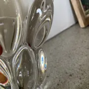 Pierre d'Avesn modernist vase in honeycomb crystal from the 1970s.