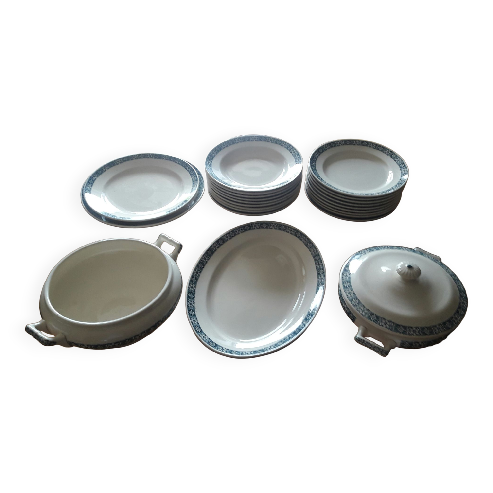 Longchamp "René" Terre de Fer 9-person dinner service