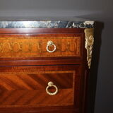 Chiffonnier de style Louis XVI en acajou vers 1925