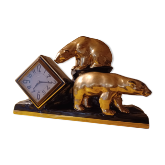 Horloge de cheminée aux ours polaires, par la faïencerie française Berlot-Mussier. Circa 1935.