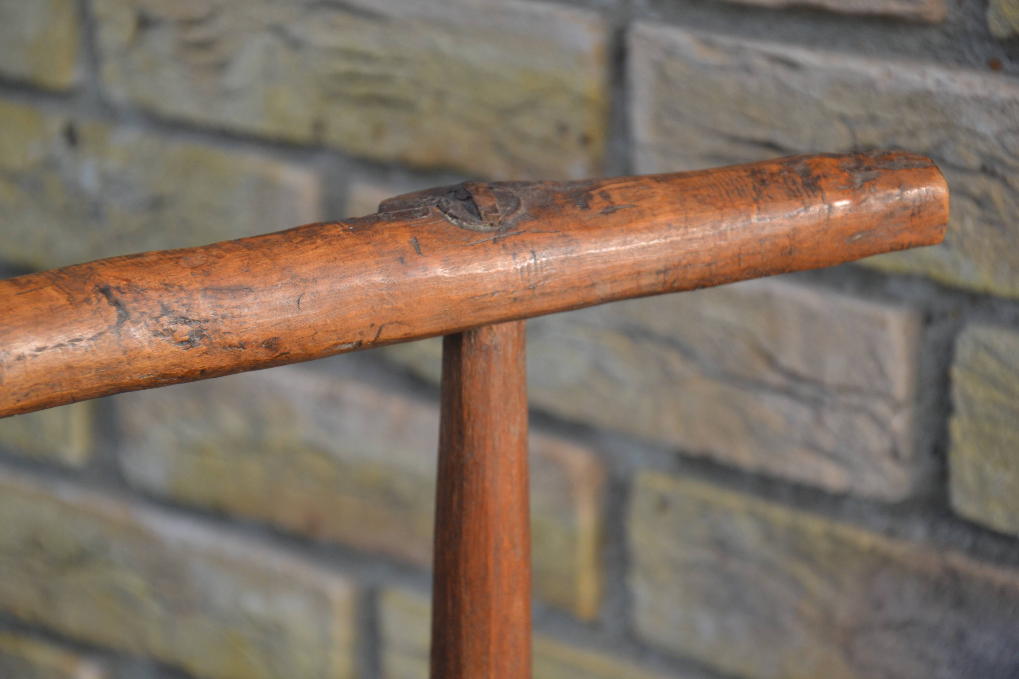 Petite chaise brutaliste