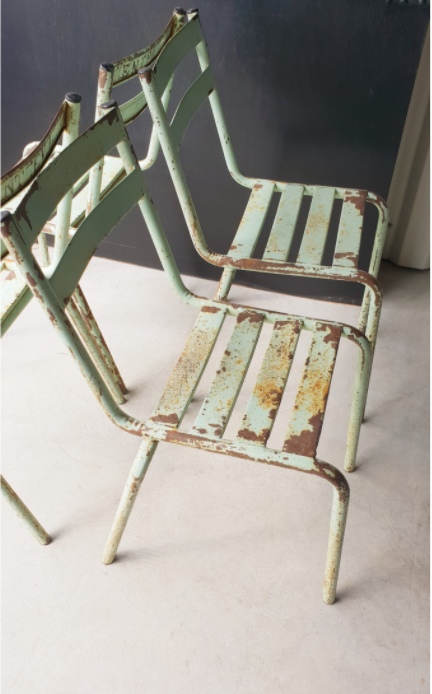 Set of 4 metal chairs