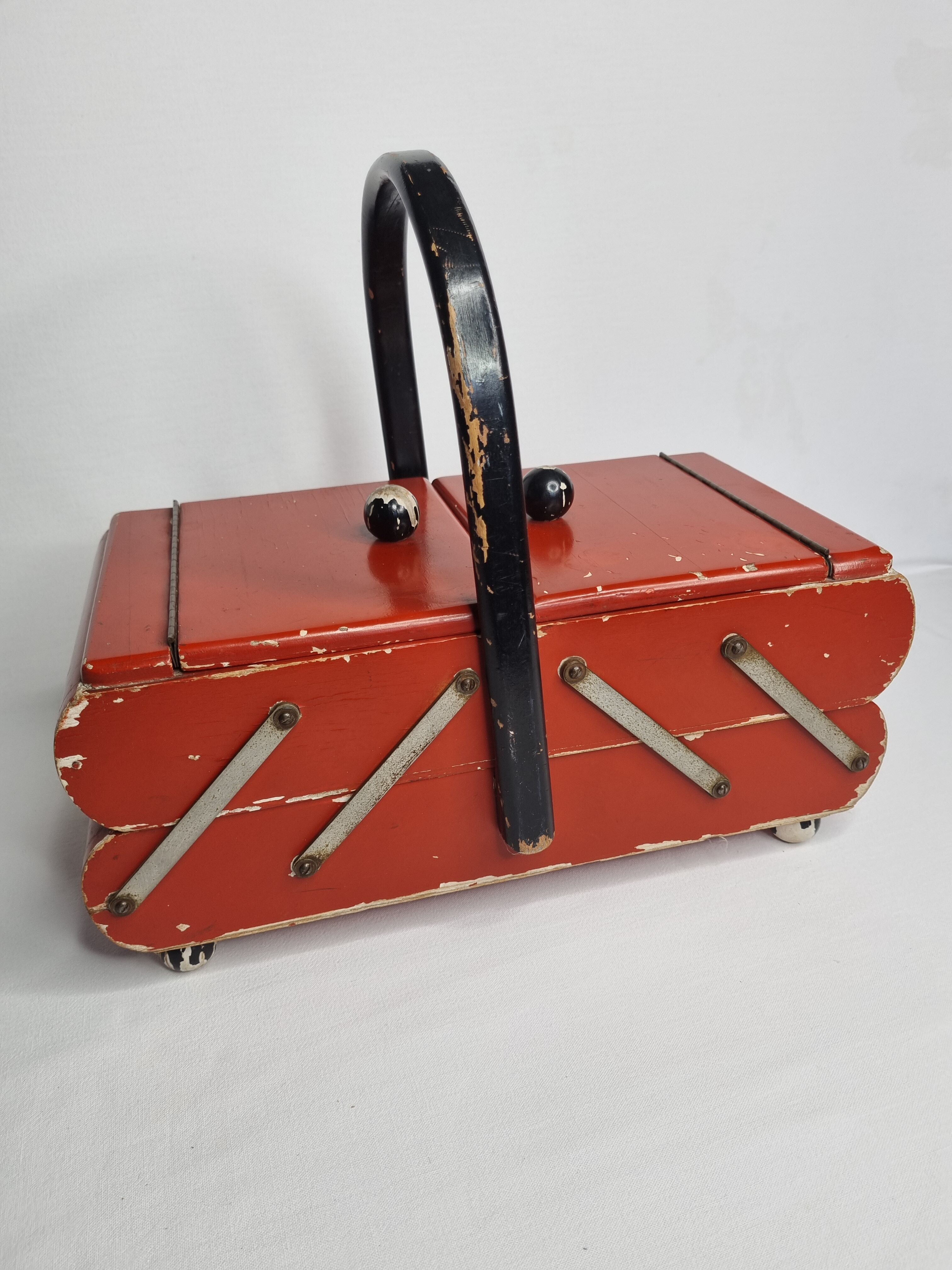 Sewing worker of the 50s