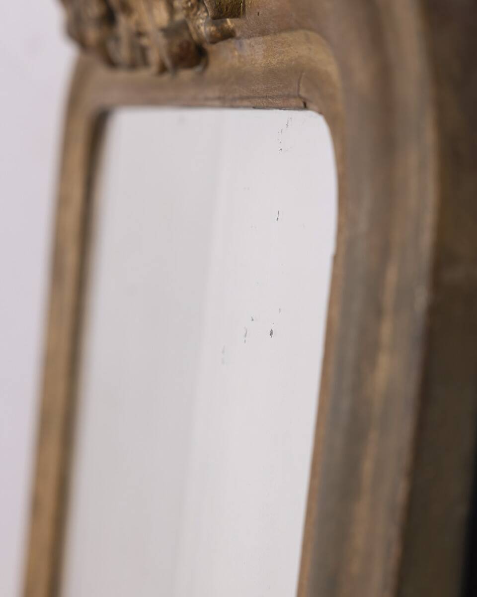 EARLY 20TH CENTURY GOLDEN WOODEN WALL MIRROR DECORATED IN BAROQUE STYLE