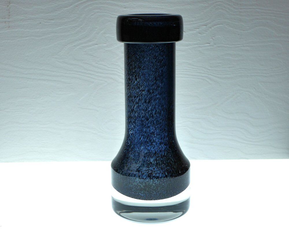 Modern Scandinavian art glass vase from Borgström Åseda