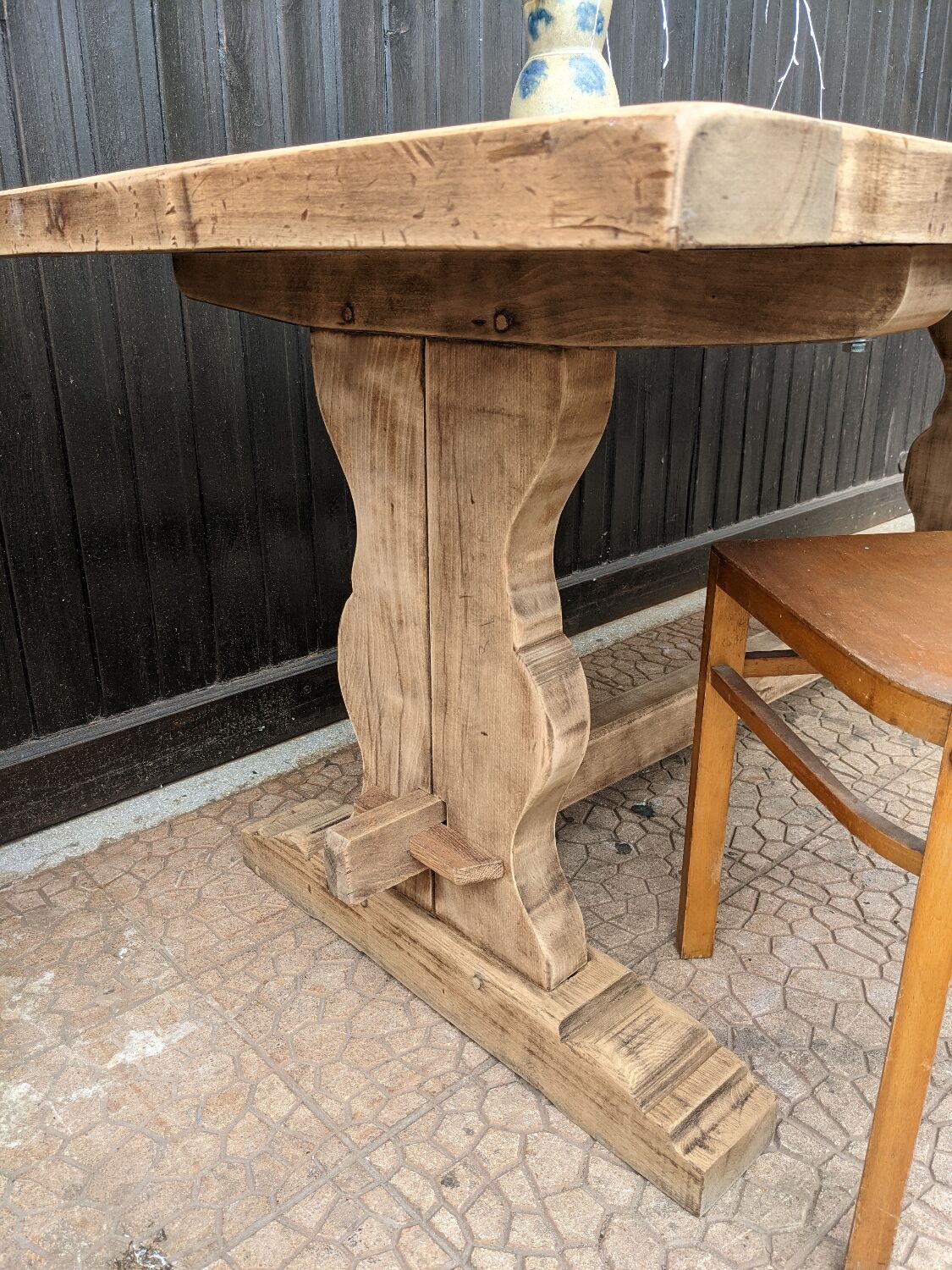 Farm table