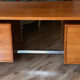 Bureau vintage teck et inox deux caissons