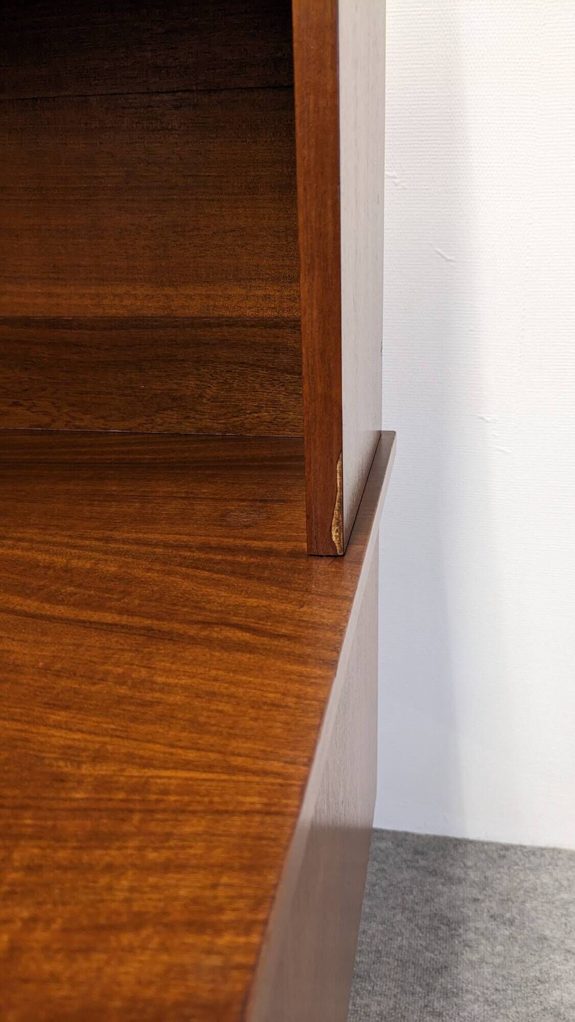 Desk and its removable shelf in Scandinavian style made of teak, RDA around 1960.