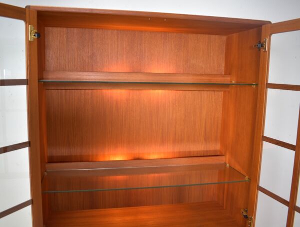 Vitrine par Dyrlund années 1970, haut de gamme scandinave en teck danois.
