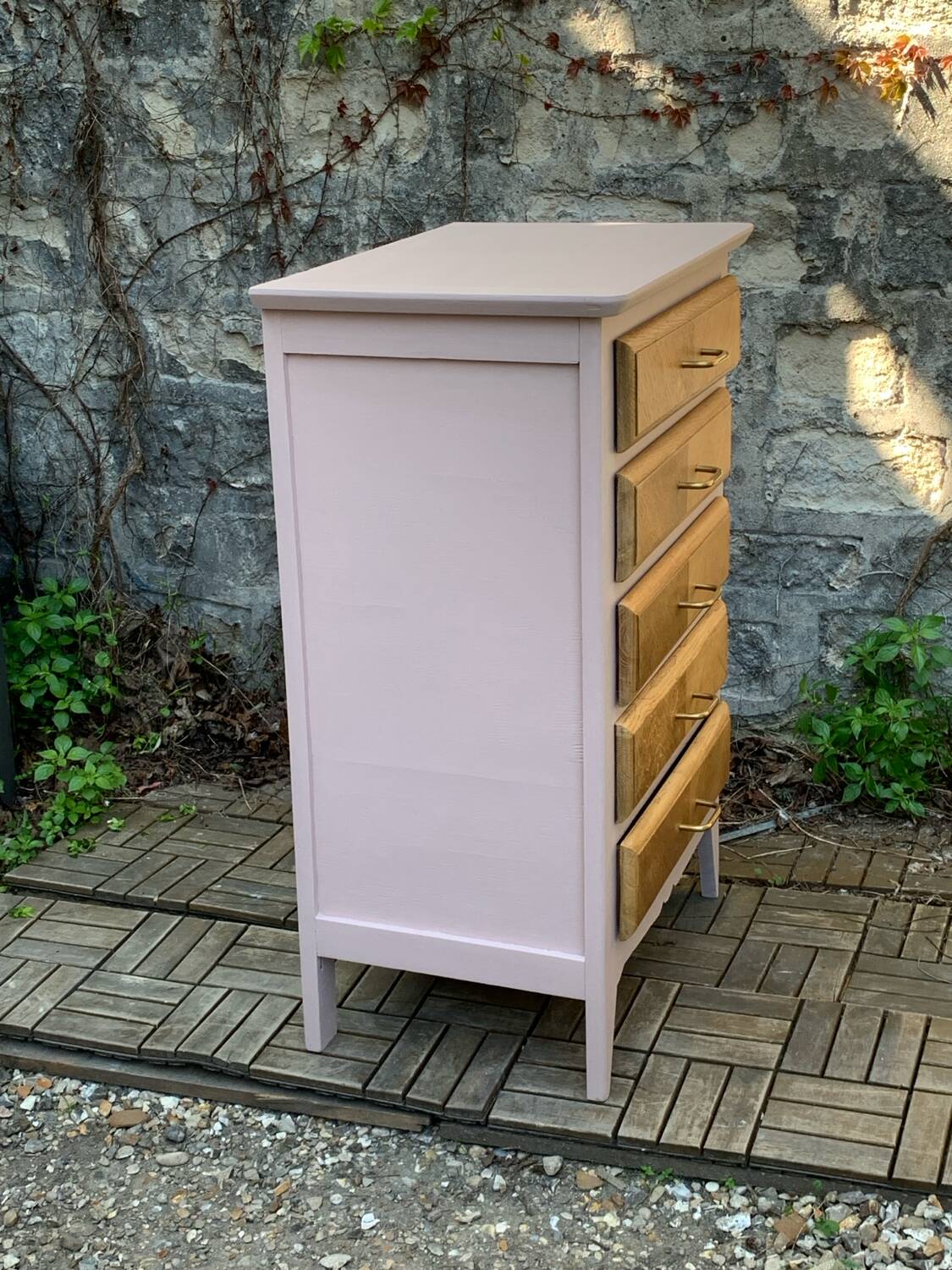 Vintage powder pink compass leg chest of drawers from the 1950s