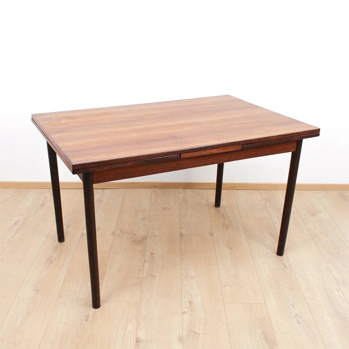 Dining table in rosewood