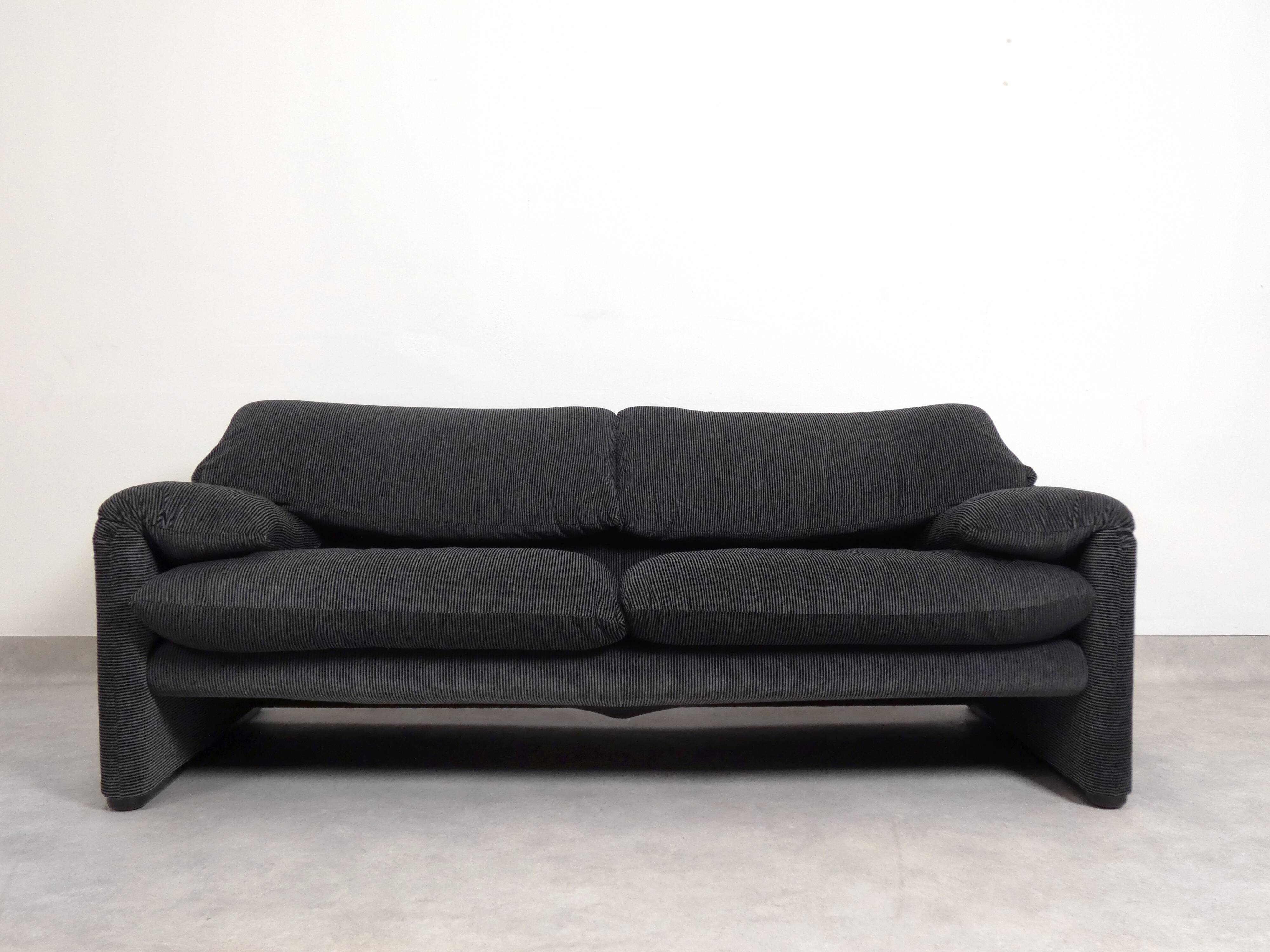 Cassina Maralunga 2.5-seater bicolour black/grey sofa
