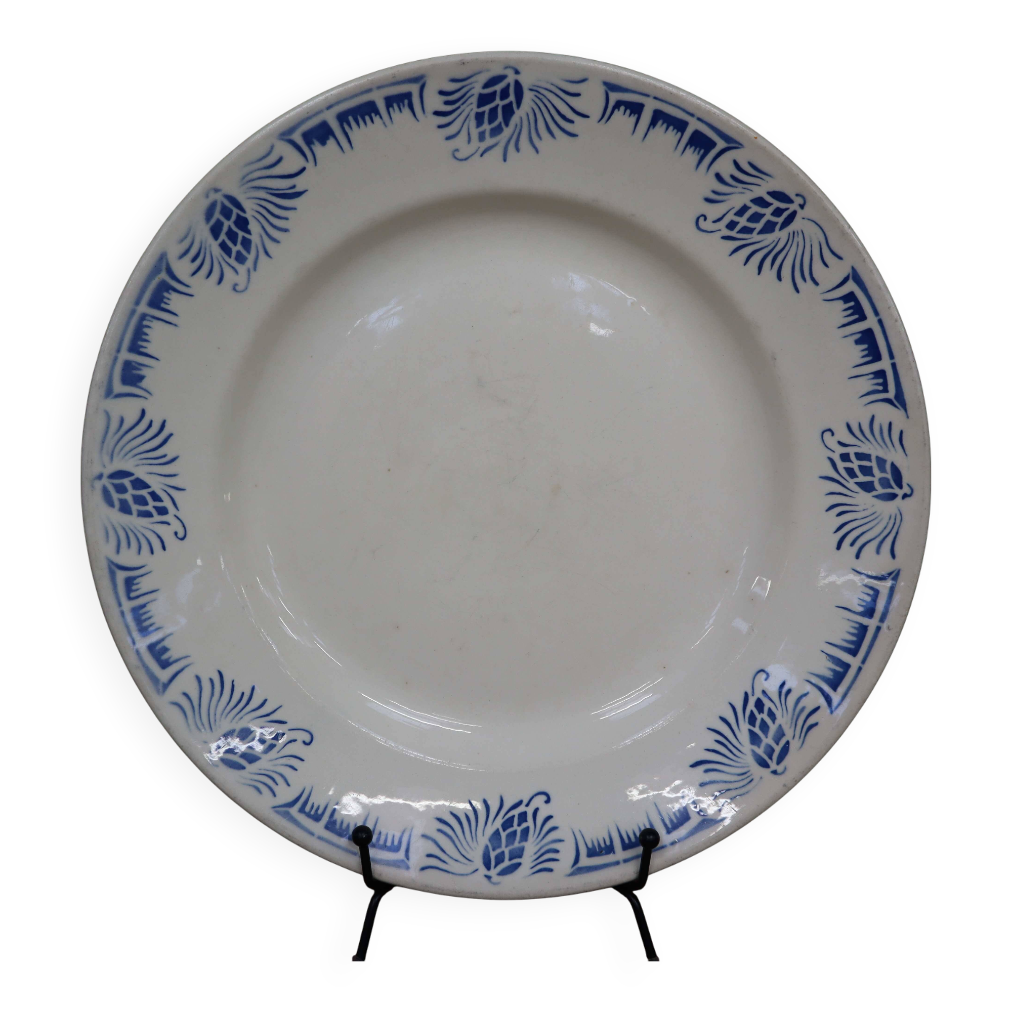 Badonviller round dish White/Midnight blue pine cone patterns