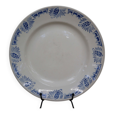 Plat rond Badonviller Blanc/Bleu nuit motifs pommes de pins