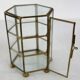 Ancienne petite vitrine hexagonale pour miniatures ou bijoux