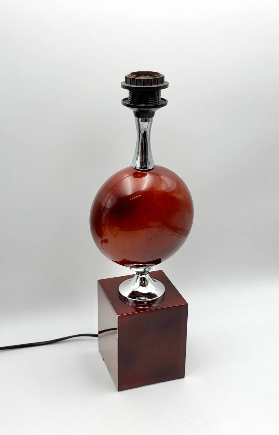 Lacquered metal table lamp Design by Philippe Barbier Vintage 1970