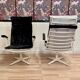 DUO DE FAUTEUILS MÉTAL ET BAKÉLITE.