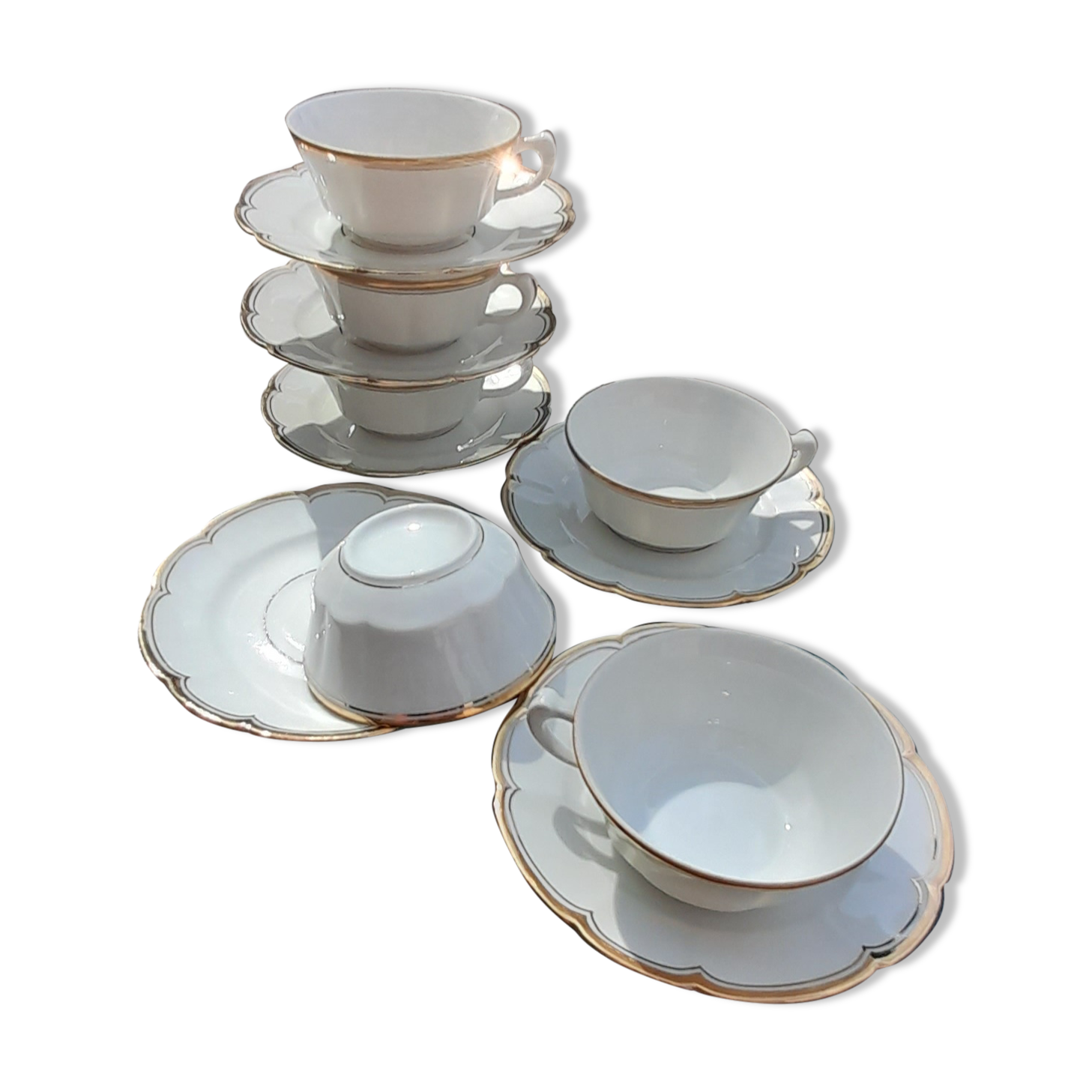 Tasses et sous-tasses en véritable porcelaine de limoges, blanche liseré doré, vintage