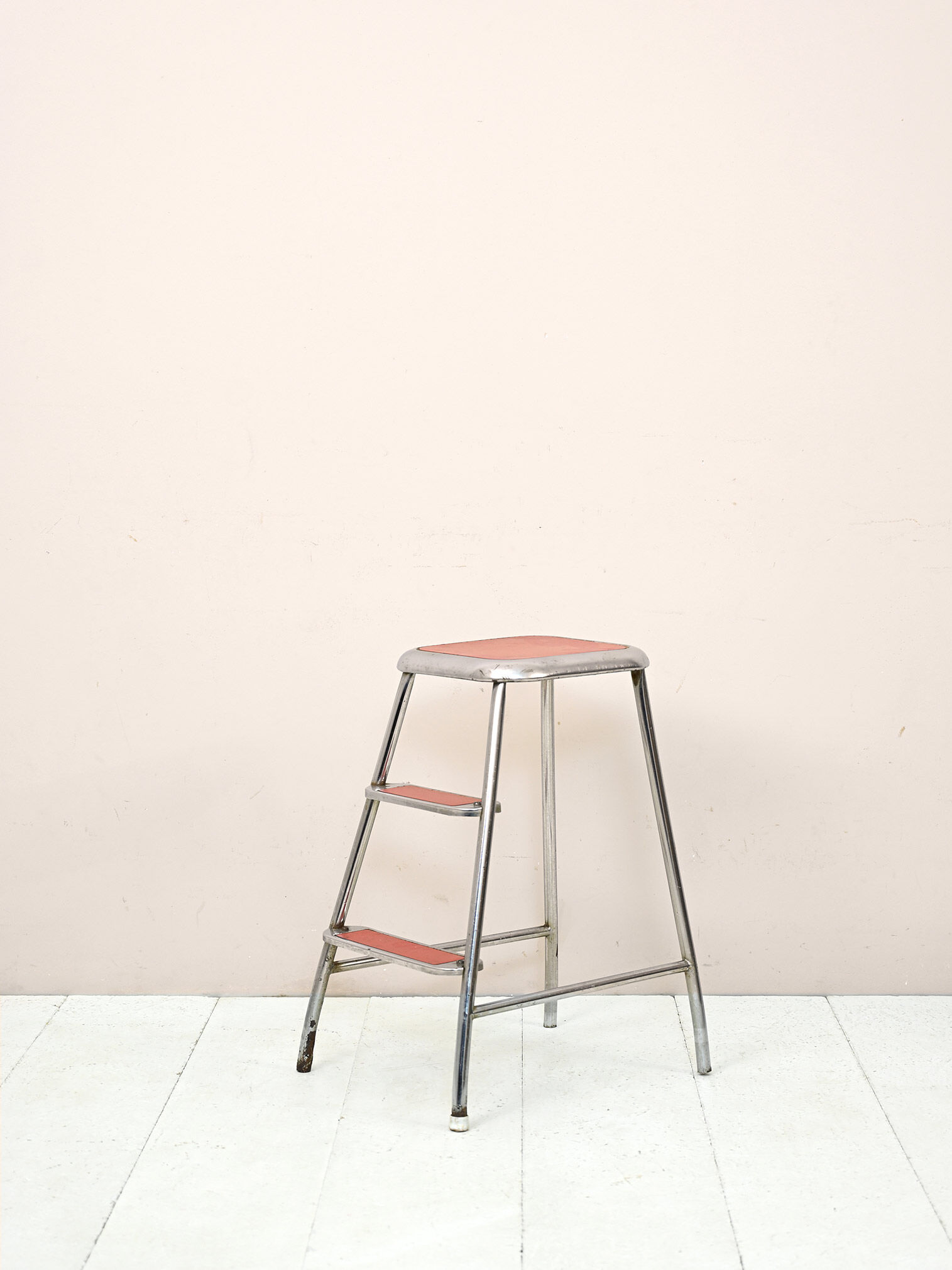 Metal ladder / red