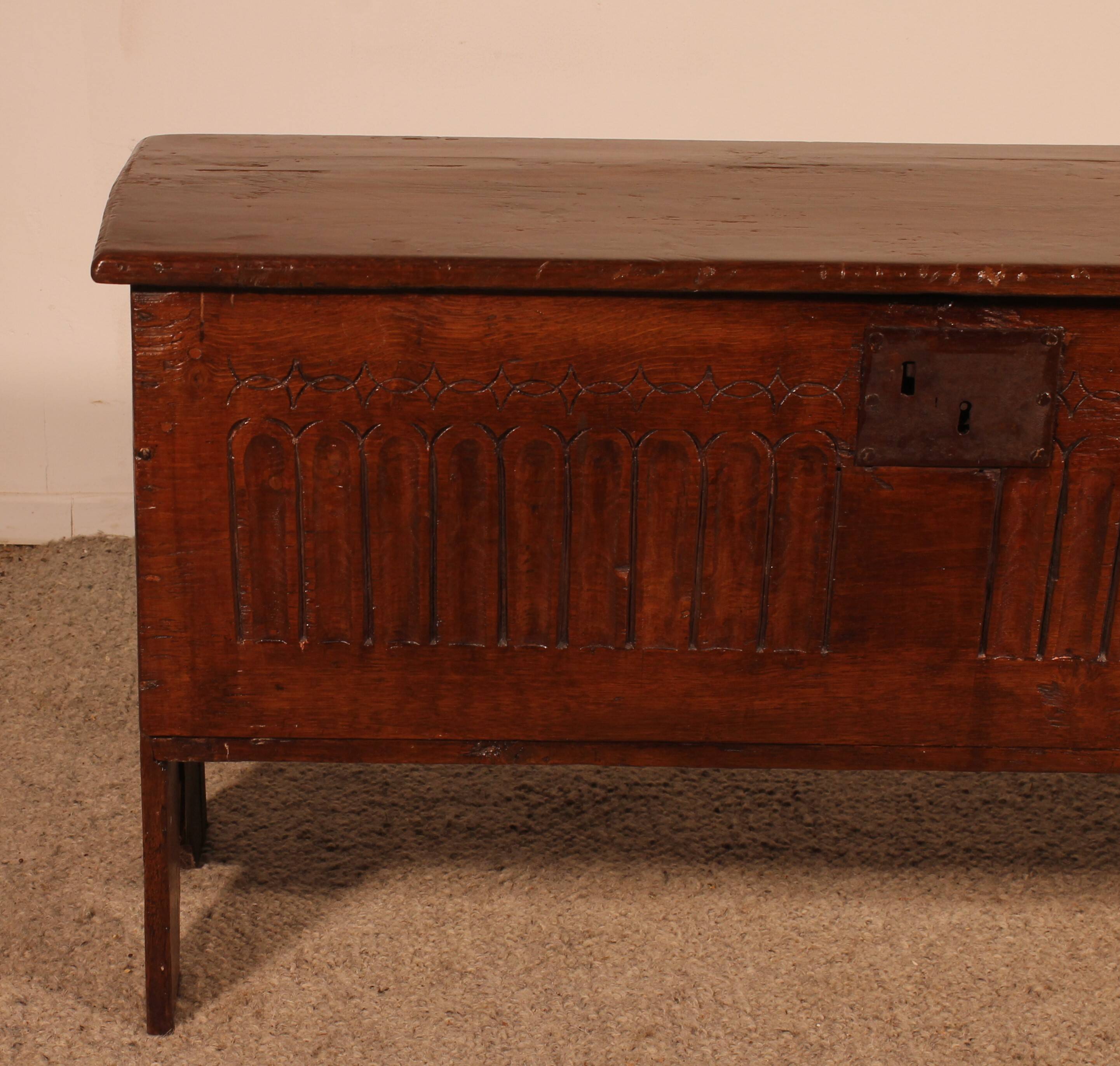 Oak Saber Chest Circa 1600
