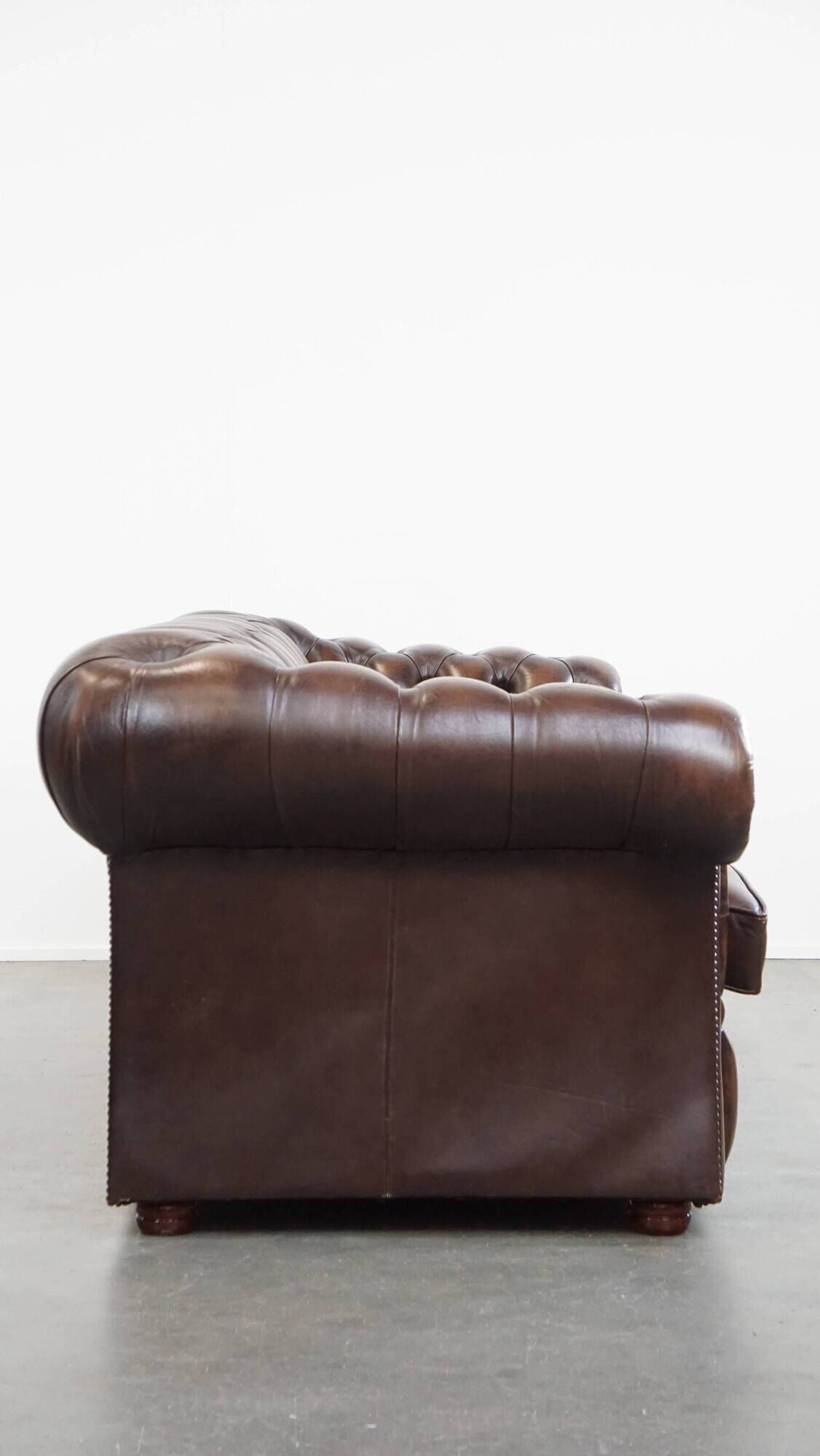 Canapé Chesterfield 3 places en cuir de vache de style anglais