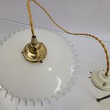 Serrated opaline suspension