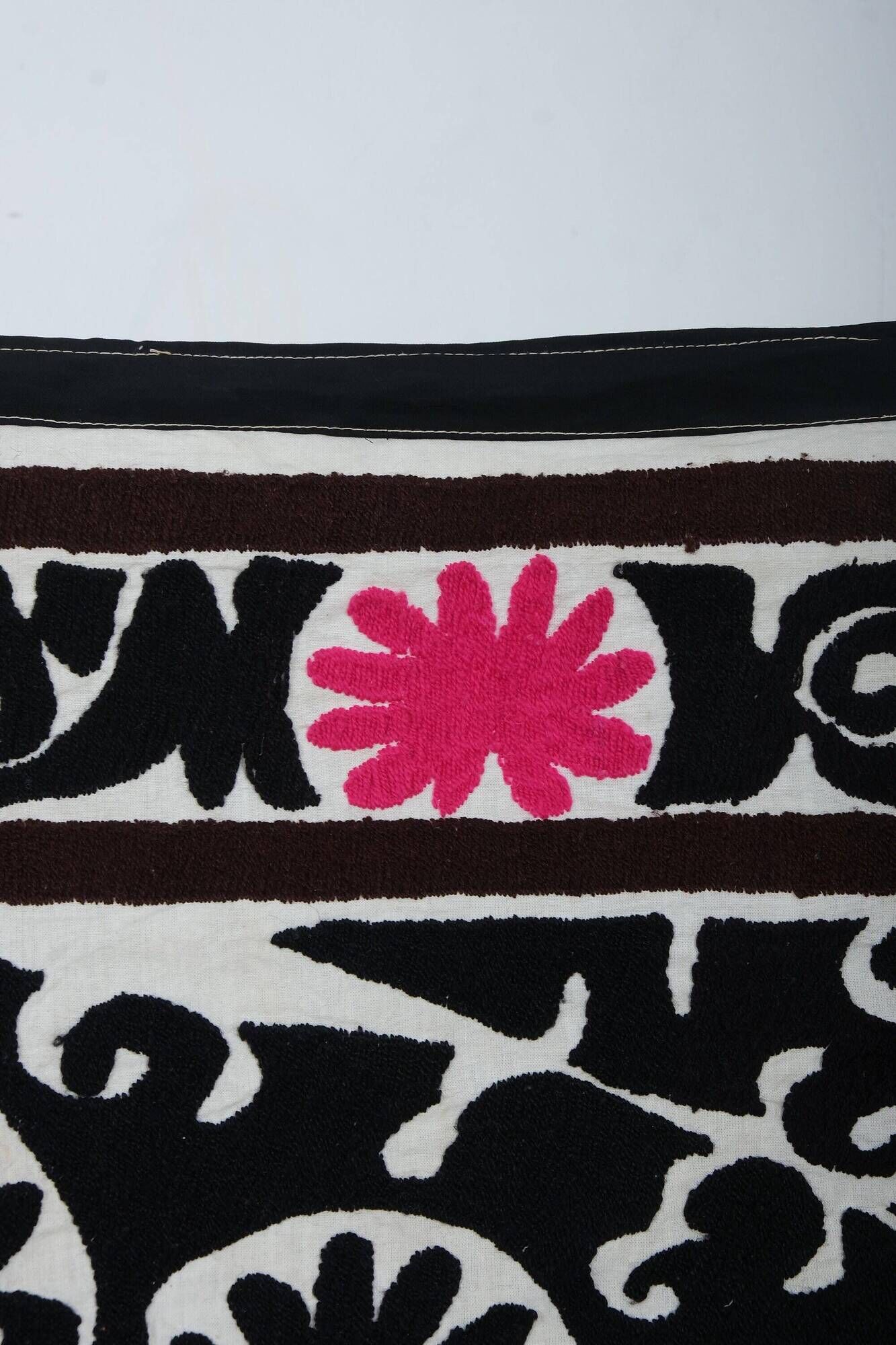 Vintage hand-embroidered tablecloth 125x158 cm