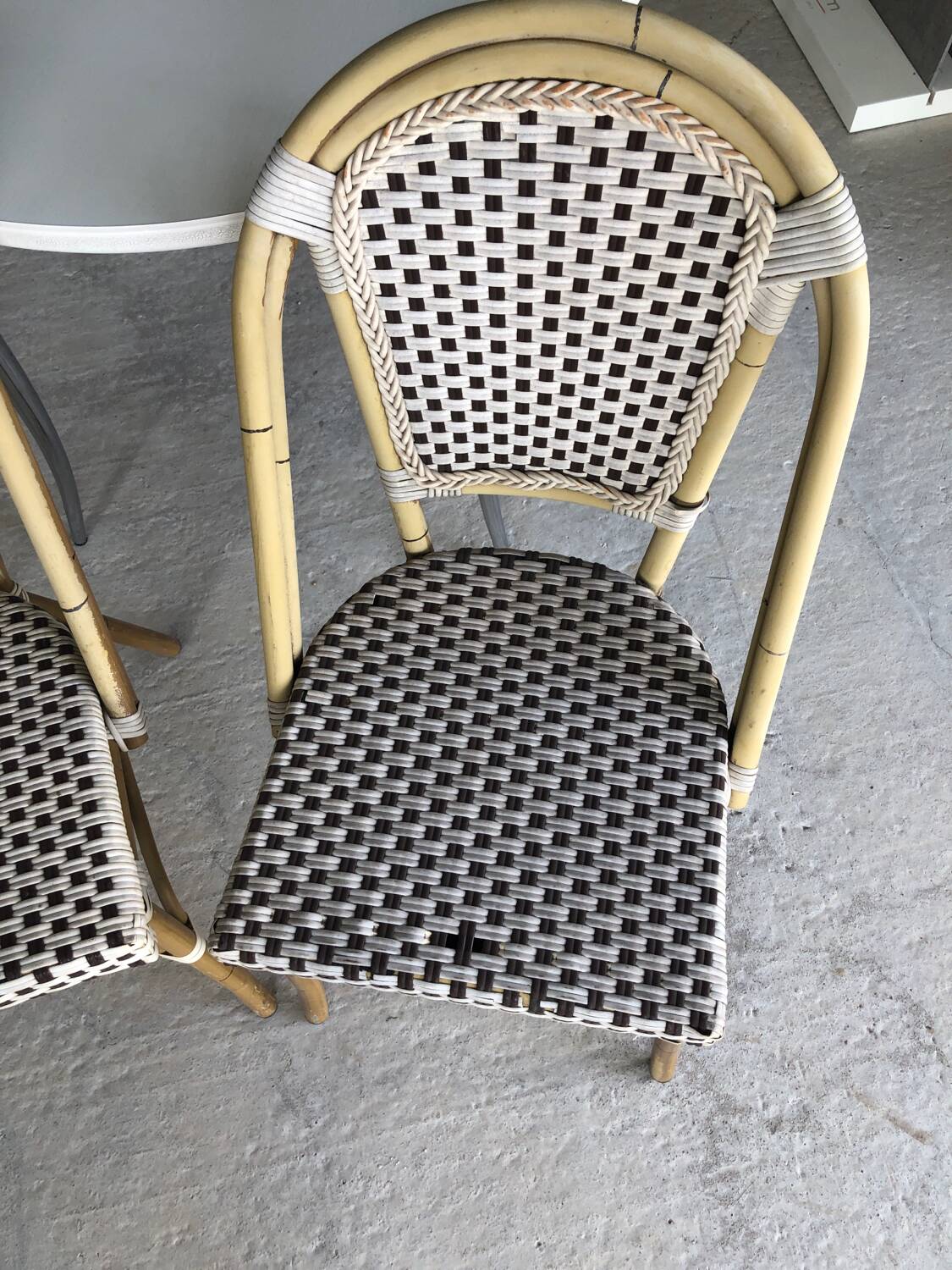Vintage round table and 2 bistro chairs