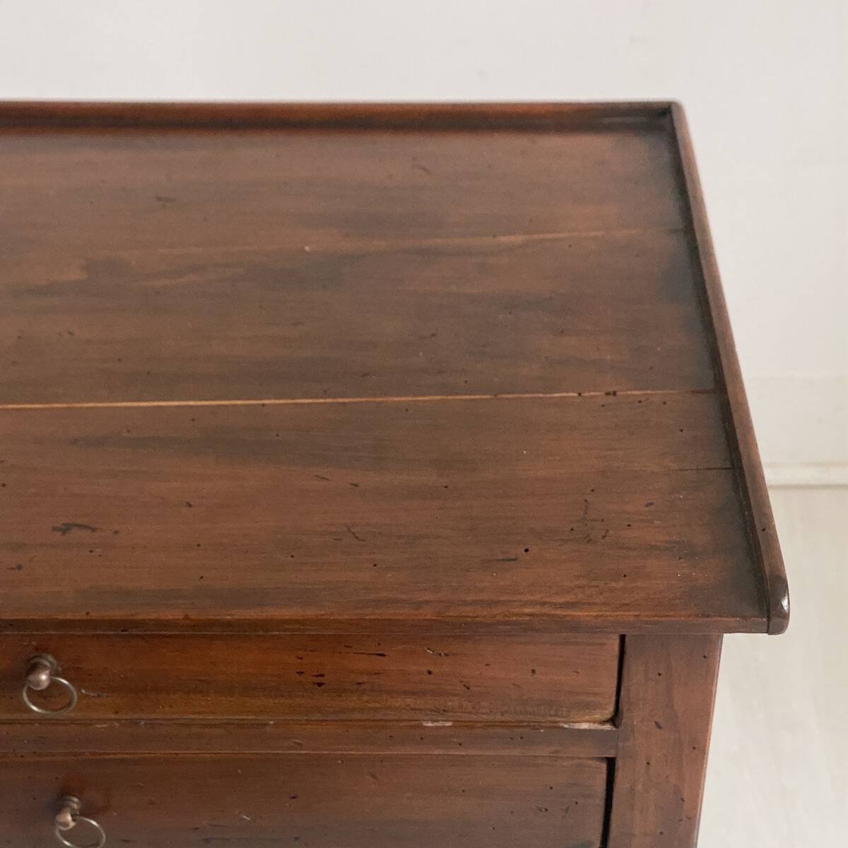 Small side table from the 19th century.